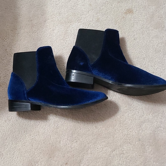 Blue suede booties - Picture 3 of 4
